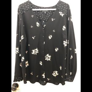 Black 3/4 Sleeve Hydrangea Blouse